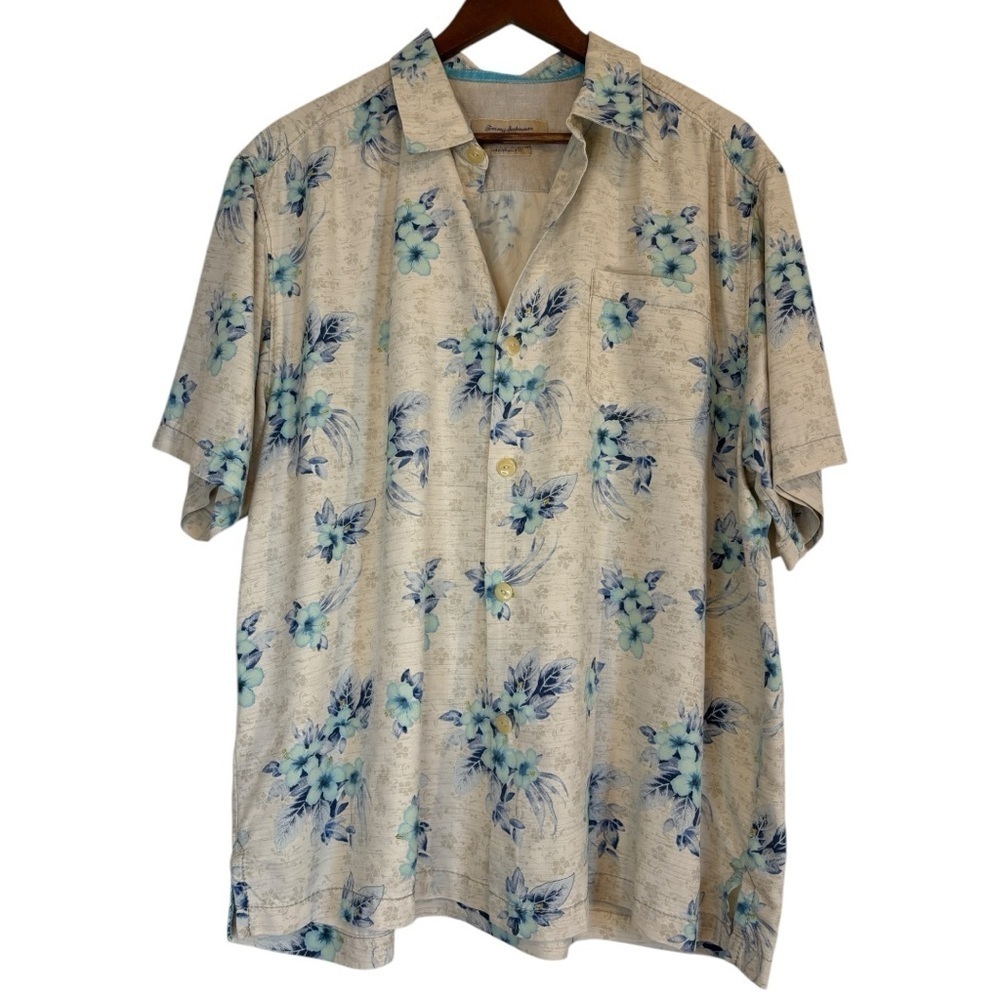 Men’s Vintage Tommy Bahama Hawaiian Silk Shirt
Size XL